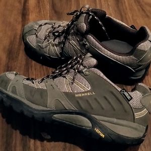 Mens Merrell khaki color hiking shoes